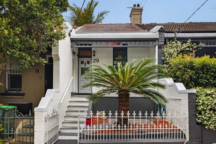 Daisy c.1901 - Terrific Terrace in Excellent Residential Location