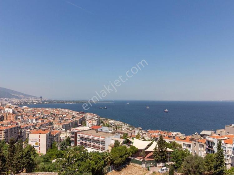 Konak Kemal Reis 'de Hatay Pazar Yeri Yakını Panoramik Deniz Manzaralı Satılık 3+1 Daire