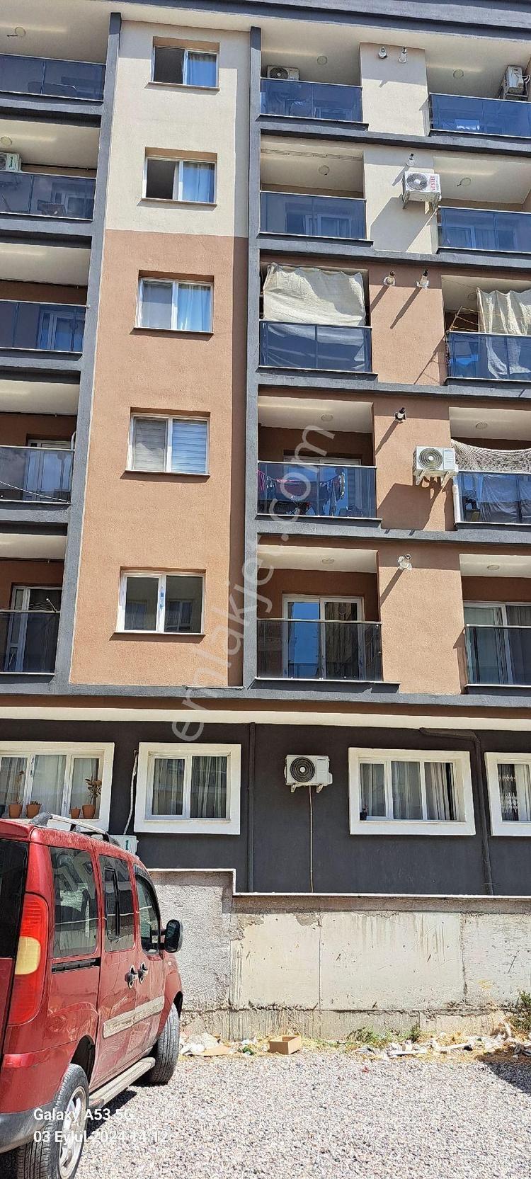 BORNOVA DA 1+1 SATILIK LÜKS DAİRE 