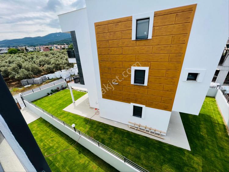 Kuşadası Davutlar termal bölgede satılık 5 + 1 triplex villa