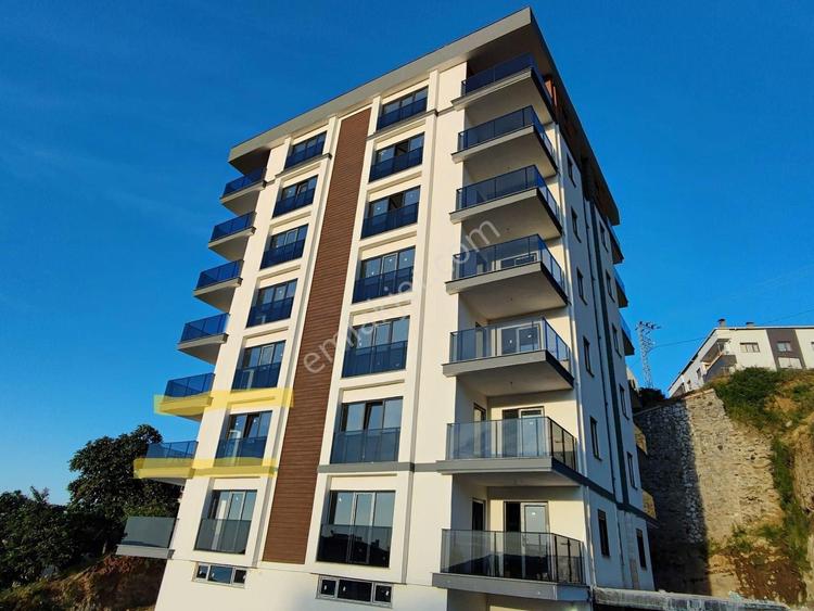 TRABZON AKÇAABAT YAYLACIKTA YENİ YOLA YAKIN 3+1 SIFIR DAİRE