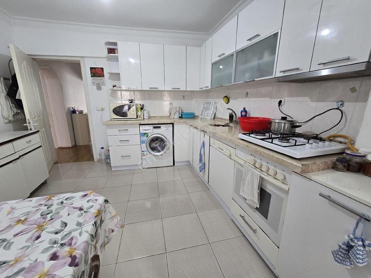 KUŞADASINDA SATILIK DAİRE 