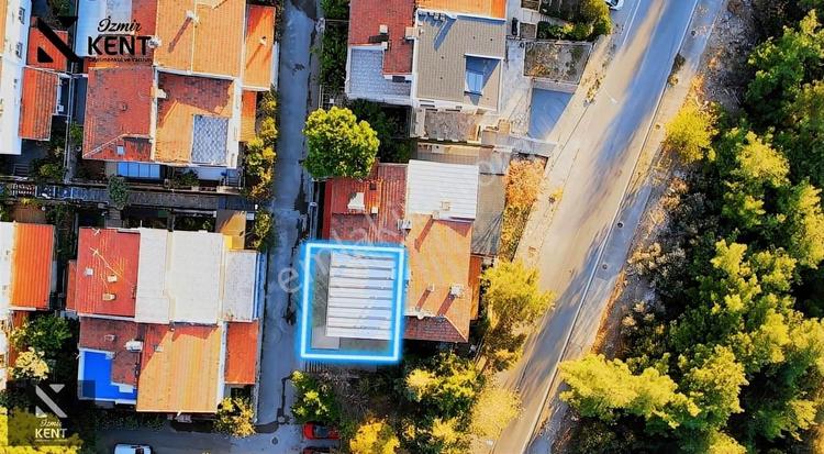 Bornova Erzene Satılık 180m2 Tripleks Villa 5+1 Yenilenmiş