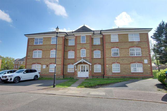 Flat for sale in Hanbury Drive, London N21