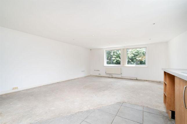 Flat for sale in Wellington Road, London NW10