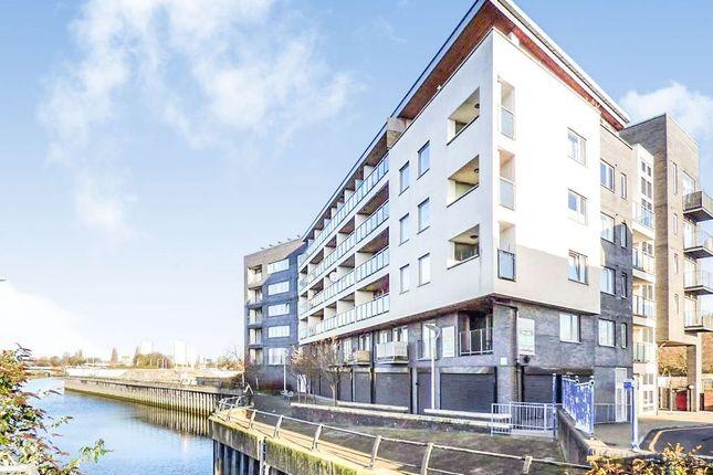 Flat for sale in Highbridge Road, Barking IG11