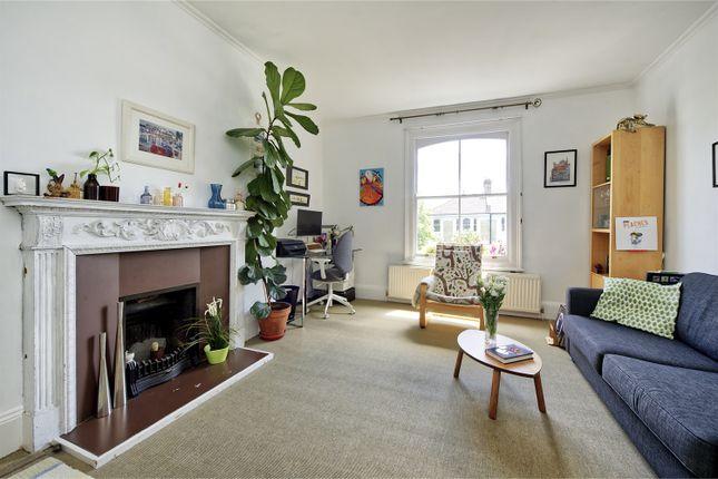 Flat for sale in Cambridge Gardens, London W10