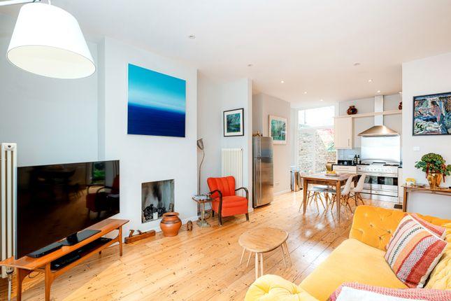 Flat for sale in Brewster Gardens, London W10