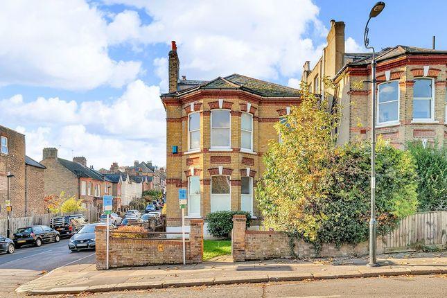 Flat to rent in Devonshire Road, Forest Hill SE23