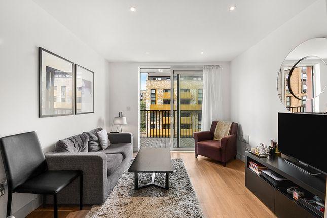 Flat for sale in Whiting Way, London SE16