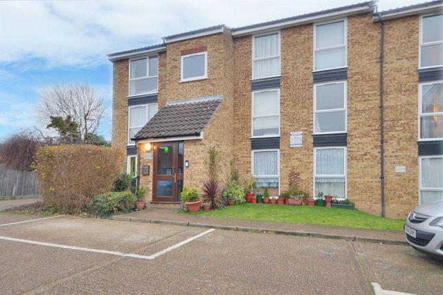 Flat for sale in Aylsham Drive, Ickenham UB10