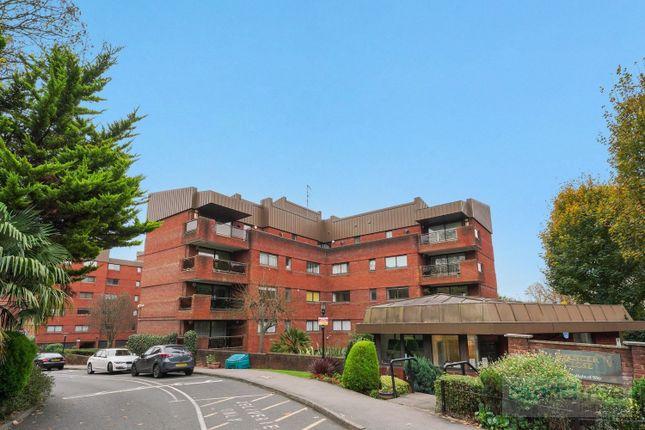 Flat for sale in Spencer Close, London N3