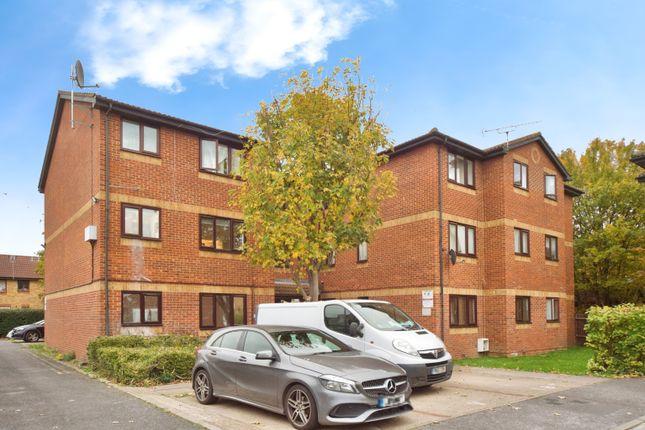 Flat for sale in Tramway Avenue, London N9