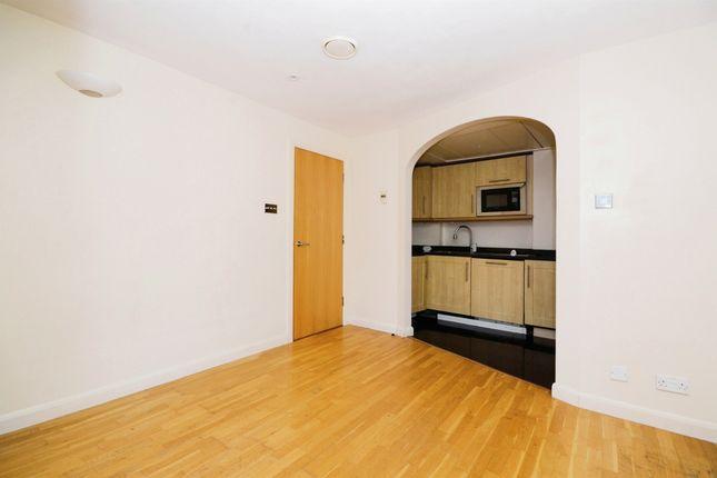 Flat for sale in Lyon Road, Harrow-On-The-Hill, Harrow HA1