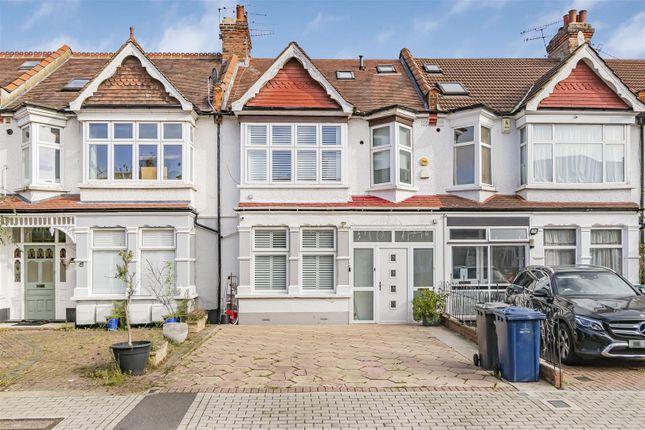 Flat for sale in Grove Road, London N12