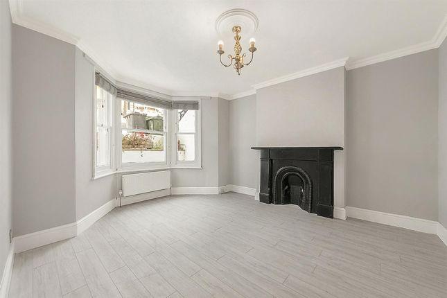 Flat for sale in Elm Park, London SW2