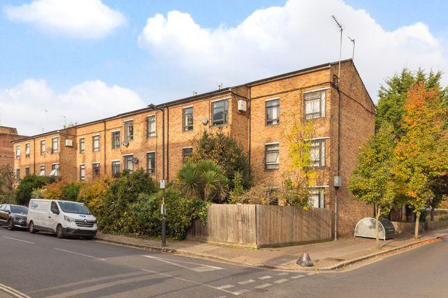 Flat for sale in 72 Grove Lane, London SE5