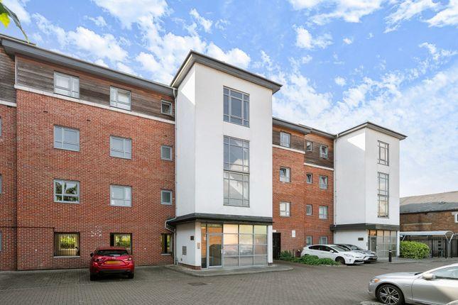 Flat for sale in Riverside Close, Romford RM1