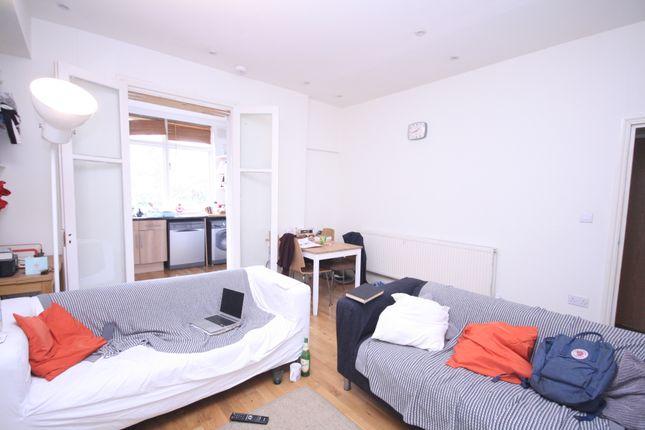 Flat to rent in Hartham Road, Islington N7