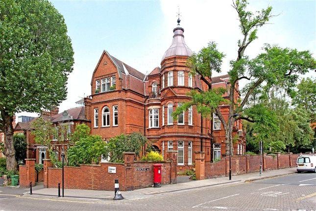 Flat for sale in Arkwright Road, Hampstead, London NW3