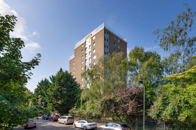 Flat for sale in Avenue Road, London SE20