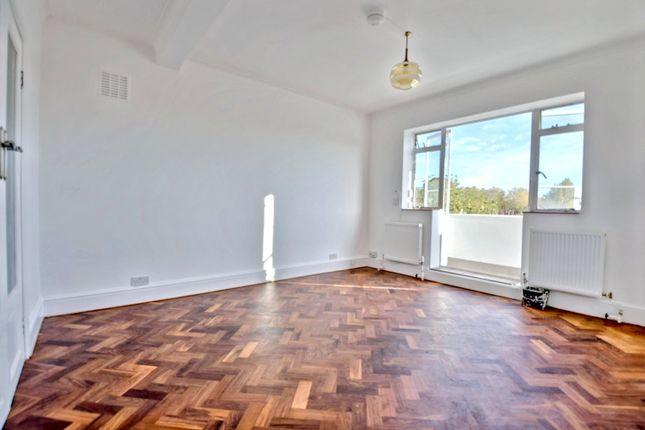 Flat for sale in Lissenden Gardens, Parliament Hill, London NW5