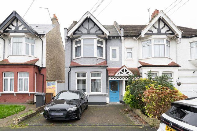 Maisonette for sale in Chingford Avenue, London E4