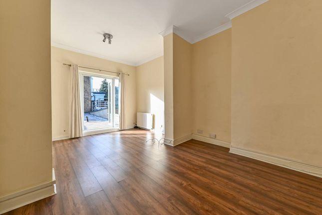 Flat for sale in Blackstock Road, Finsbury Park, London N4