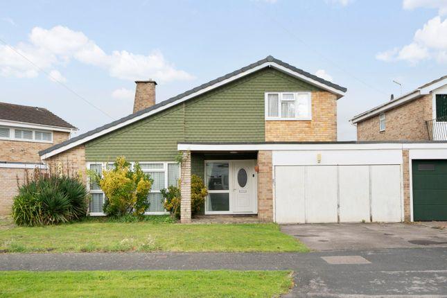 Link-detached house for sale in Stirling Avenue, Waterlooville, Hampshire PO7