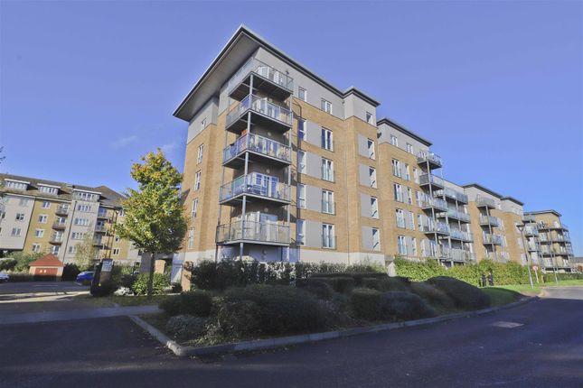 Flat for sale in Pennyroyal Drive, West Drayton UB7