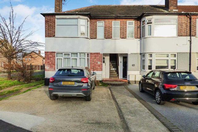 Flat for sale in Upper Brentwood Road, Gidea Park, Romford RM2