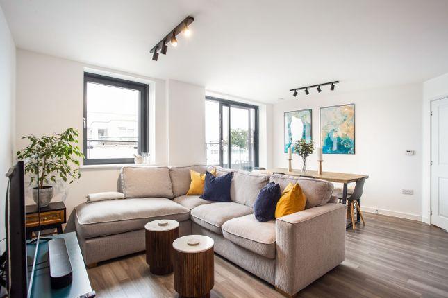 Flat for sale in Osiers Road, London SW18