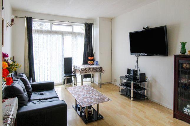 Flat for sale in Ingleby Road, Ilford IG1