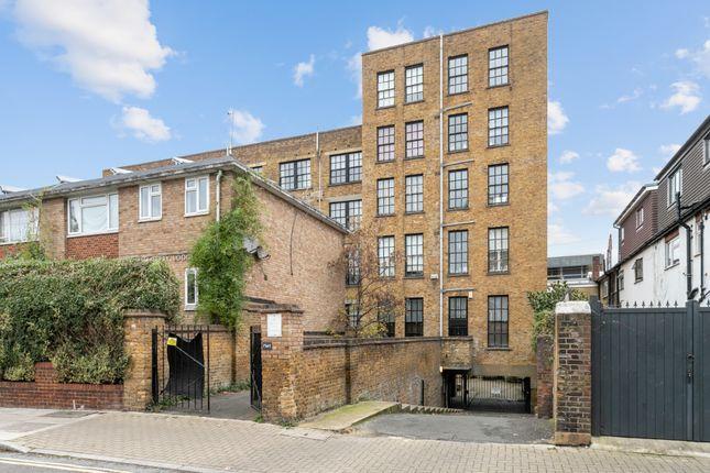 Flat for sale in Sigdon Road, London E8