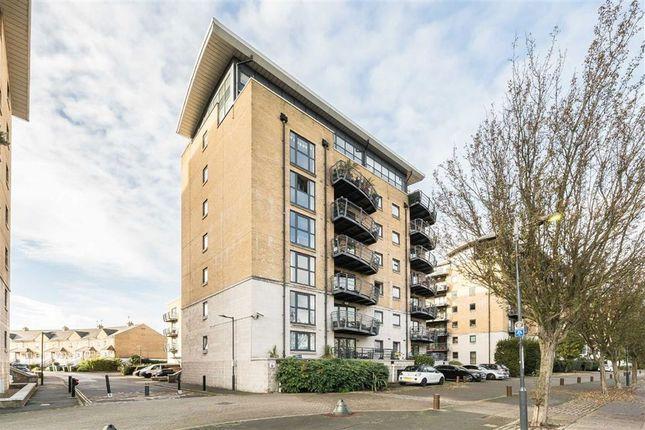 Flat for sale in Glaisher Street, London SE8