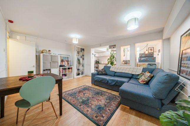 Flat for sale in Caledonian Road, Islington N1