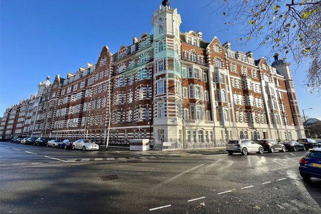 Flat to rent in North Gate, Prince Albert Road, London NW8