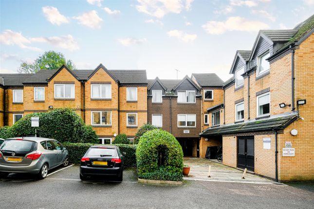 Flat for sale in Kings Head Hill, London E4