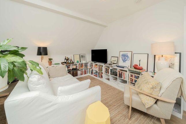 Flat for sale in Rosehart Mews, London W11