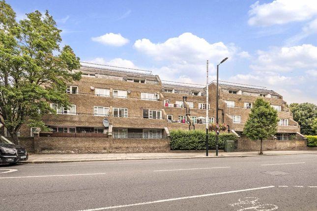 Flat for sale in Hawthorn Walk, London W10