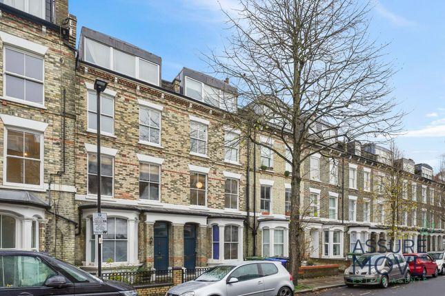 Flat for sale in Moray Road, London N4