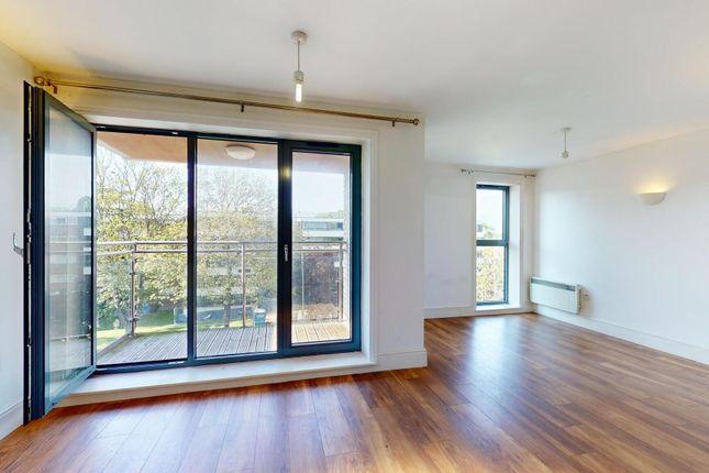 Flat for sale in Station Road, New Barnet, Barnet EN5