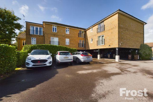 Flat for sale in London Road, Ashford, Surrey TW15