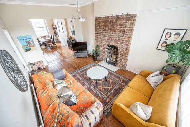 Flat for sale in Haverstock Hill, Belsize Park, London NW3