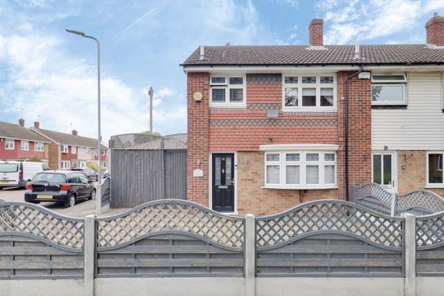 End terrace house for sale in Baillie Close, Rainham RM13