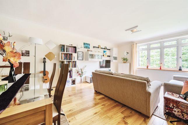 Flat for sale in Games Road, Cockfosters, Barnet EN4