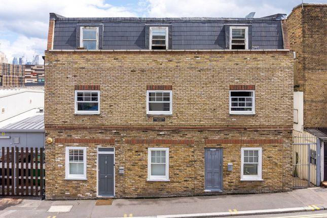 Flat for sale in Wellington House, Pensbury Place, Battersea, 390-388 Wandsworth Road SW8