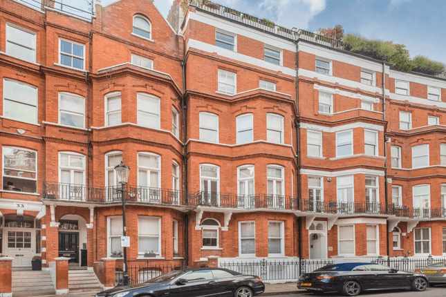 Duplex for sale in Egerton Gardens, London SW3