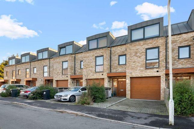 Town house for sale in Manor Gate, Northolt UB5