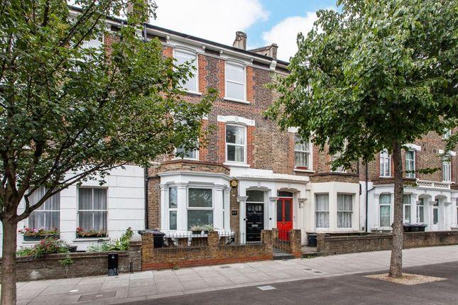 Flat for sale in Drayton Park, Highbury N5